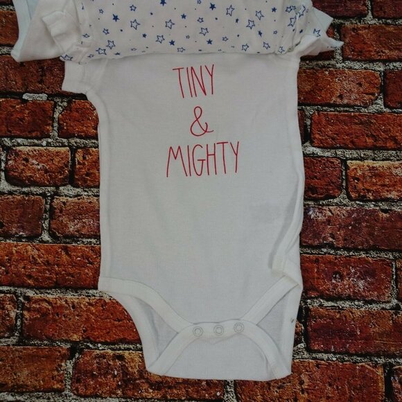 💰3/$25  NWT Rae Dunn Baby Bodysuit 3-Pack 6-9 Months 4th of July - Picture 8 of 10